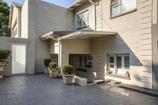 37 Alexandra Avenue, Self Catering Executive Apartment No Load Shedding And Water Outages Johannesburg Exterior foto